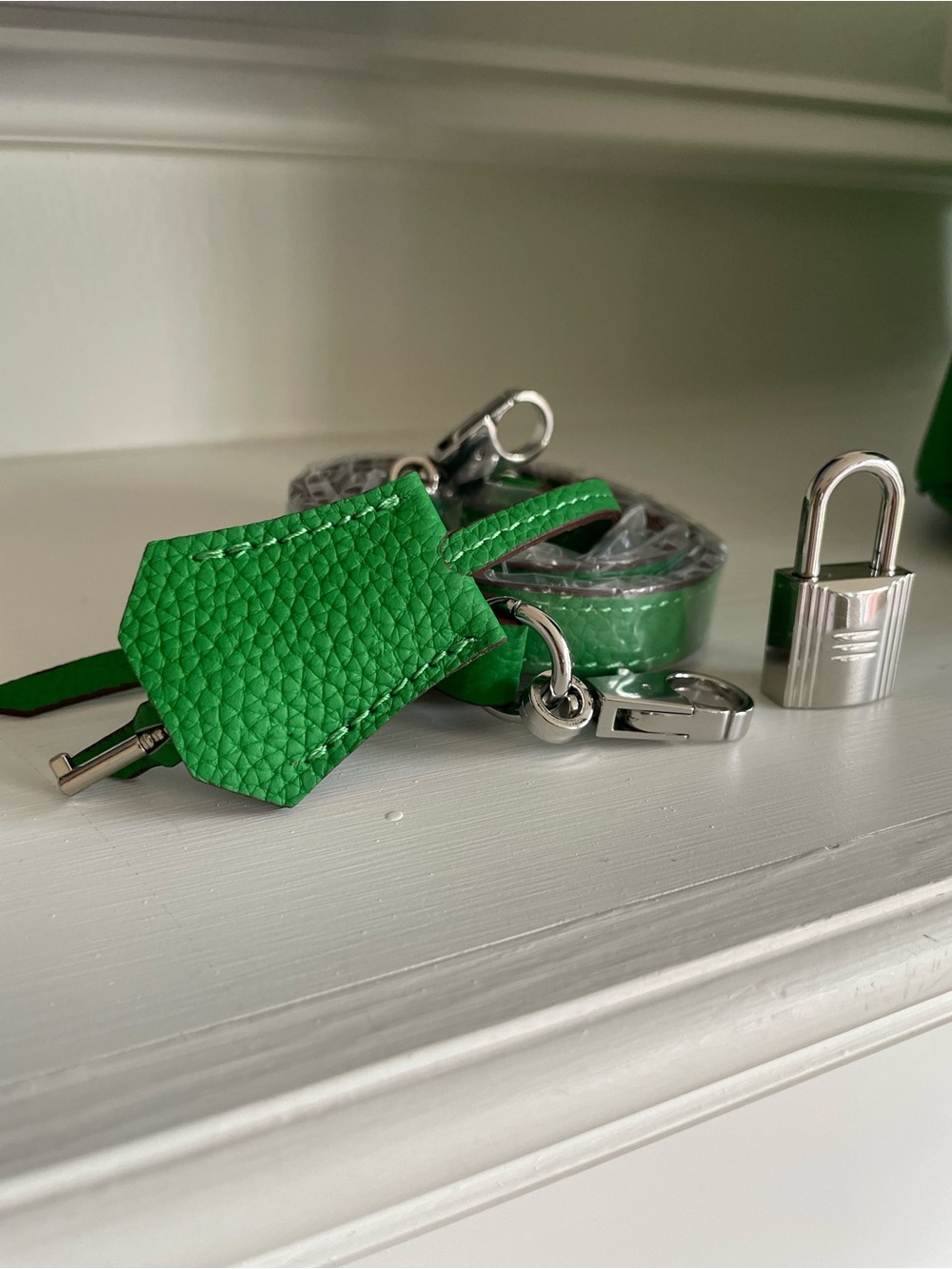 The Ellington 30 - Green - Top-Handle Satchel Bag - Picture 11 of 11